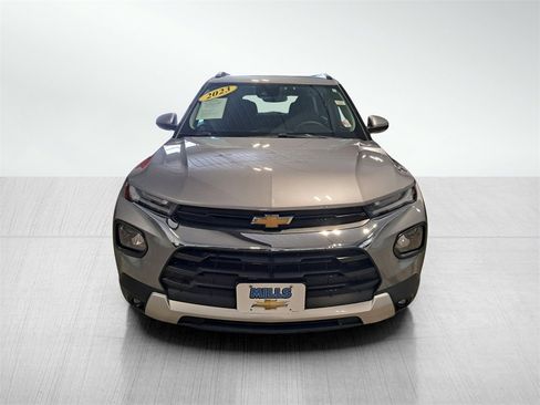 Used 2023 Chevrolet TrailBlazer LT image 2