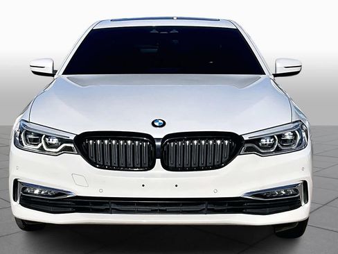 Used 2018 BMW 530i w/ Luxury Seating Package image 3