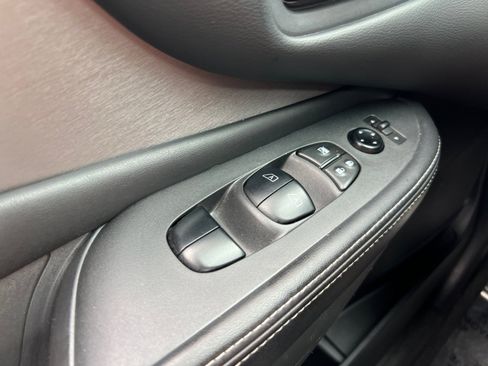 Used 2023 Nissan Murano SV image 20