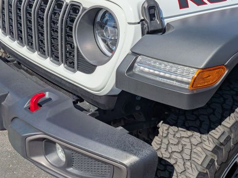 Used 2025 Jeep Wrangler Unlimited Rubicon image 11