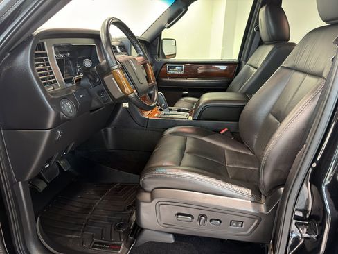 Used 2013 Lincoln Navigator 2WD w/ HD Trailer Tow Pkg image 14