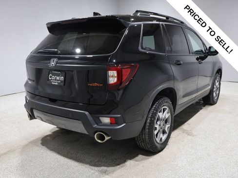 Used 2023 Honda Passport TrailSport image 2