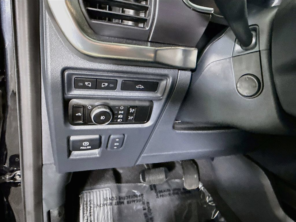 Used 2023 Ford F150 Lariat w/ Equipment Group 502A High AWD/4WD image 21