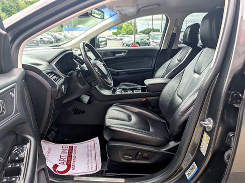 Used 2020 Ford Edge Titanium image 9
