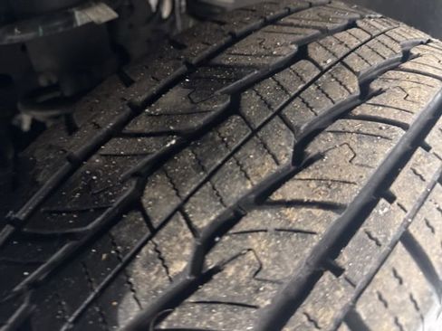 Used 2025 Chevrolet Silverado 1500 LT image 40