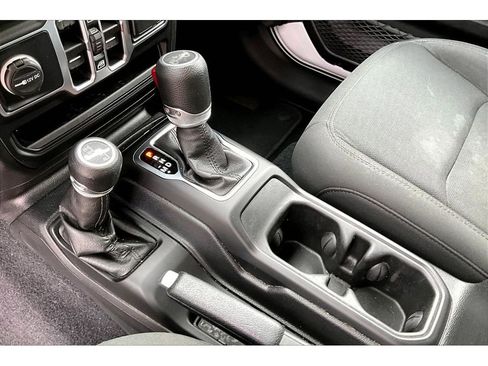 Used 2019 Jeep Wrangler Unlimited Sport AWD/4WD image 17