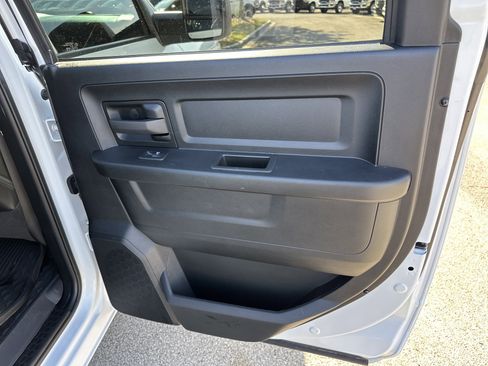 Used 2024 RAM 3500 Tradesman w/ Chrome Appearance Group image 16