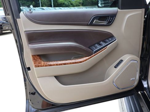 Used 2018 Chevrolet Suburban Premier AWD/4WD image 12