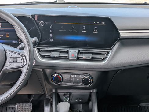 Used 2025 Chevrolet TrailBlazer LS w/ LS Convenience Package FWD image 18