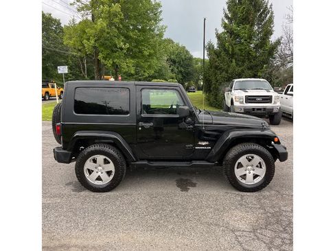 Used 2010 Jeep Wrangler Sahara w/ Dual Top Group AWD/4WD image 7