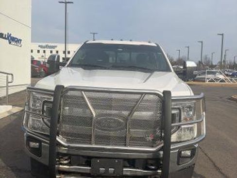 Certified 2020 Ford F250 XLT w/ XLT Premium Package image 2