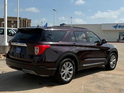Certified 2022 Ford Explorer XLT w/ Equipment Group 202A RWD image 5