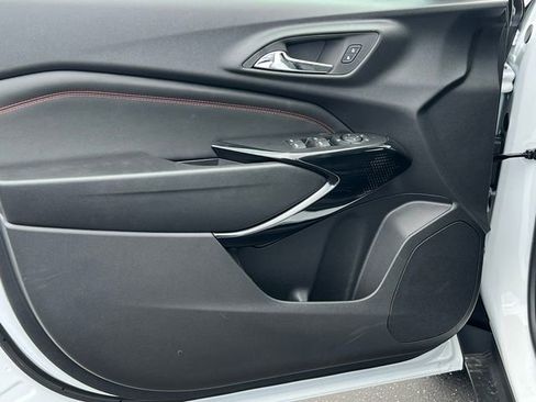 New 2026 Chevrolet Trax RS w/ Sunroof Package FWD image 12
