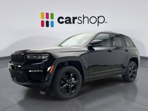 Used 2023 Jeep Grand Cherokee Limited w/ Black Appearance Package AWD/4WD image 1