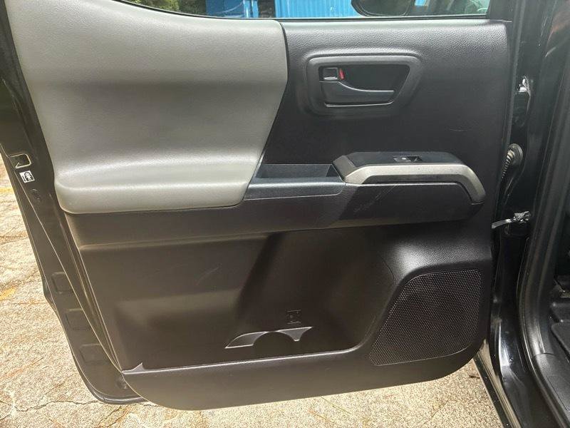 Used 2020 Toyota Tacoma SR5 RWD image 25
