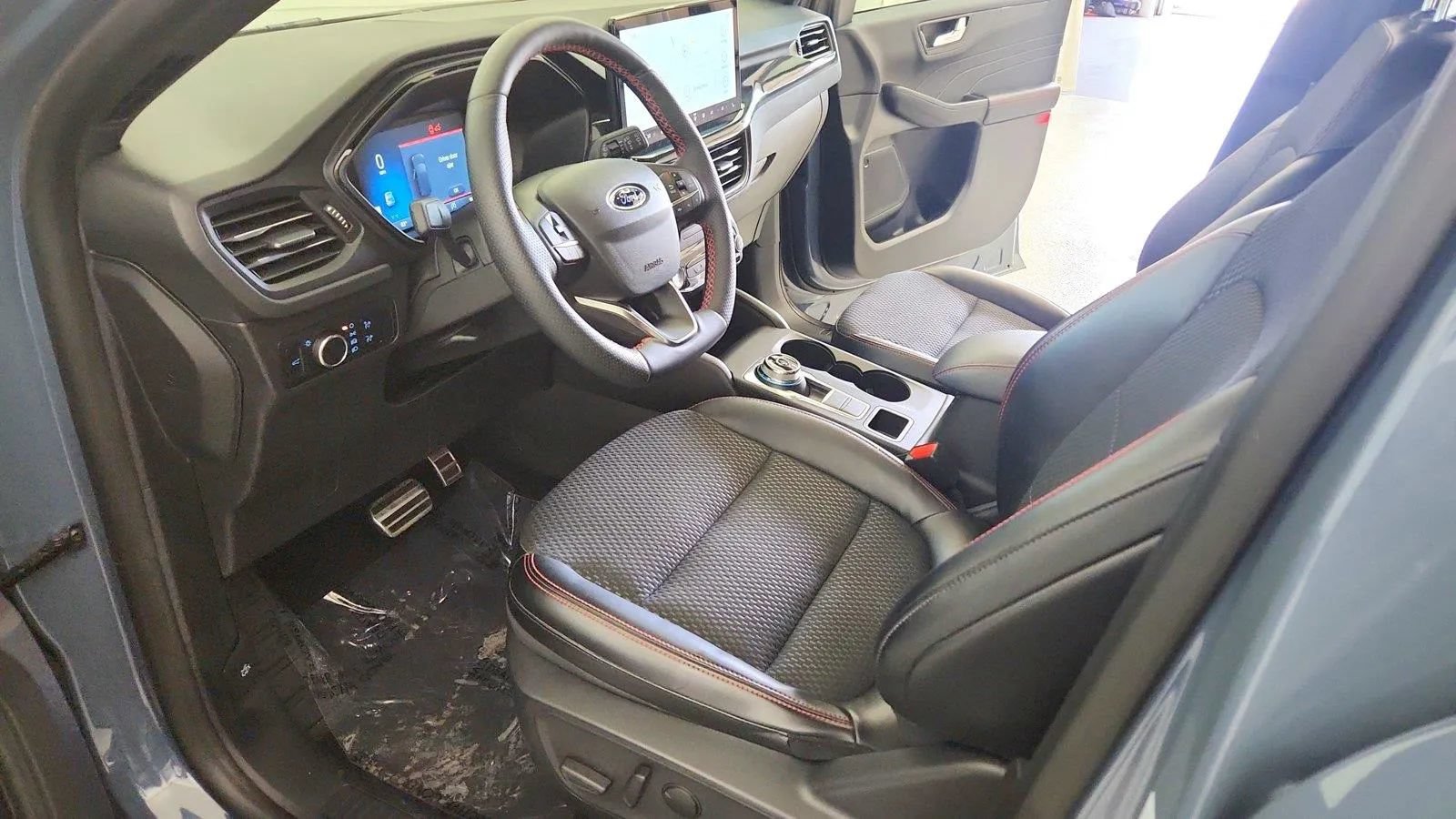 Used 2024 Ford Escape ST-Line w/ Tech Pack #1 AWD/4WD image 14