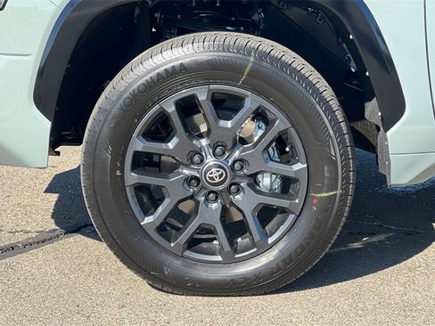 New 2026 Toyota Tundra Platinum image 24