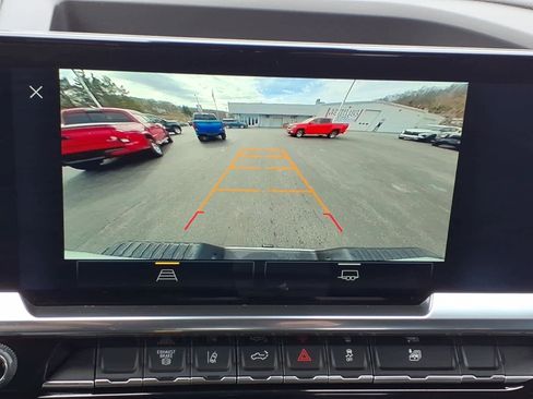 Used 2025 Chevrolet Silverado 2500 LT w/ Convenience Package image 21