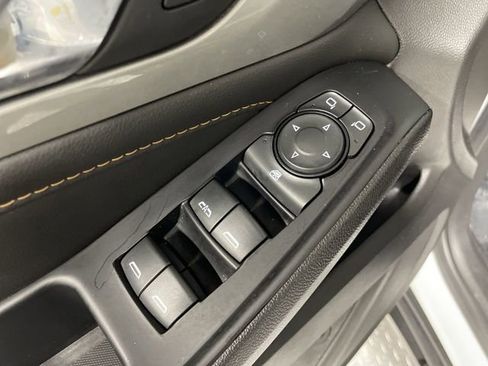 Used 2020 Chevrolet Traverse LT image 13