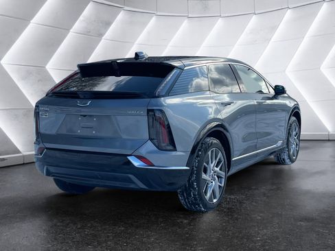 New 2026 Cadillac Optiq Luxury 2 image 6