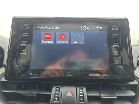 Used 2021 Toyota RAV4 XLE Premium image 30