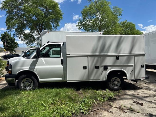 New 2025 Chevrolet Express 3500 w/ Power Convenience Package RWD image 14