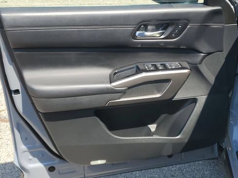 Used 2022 Nissan Pathfinder Platinum w/ Cargo Package AWD/4WD image 10