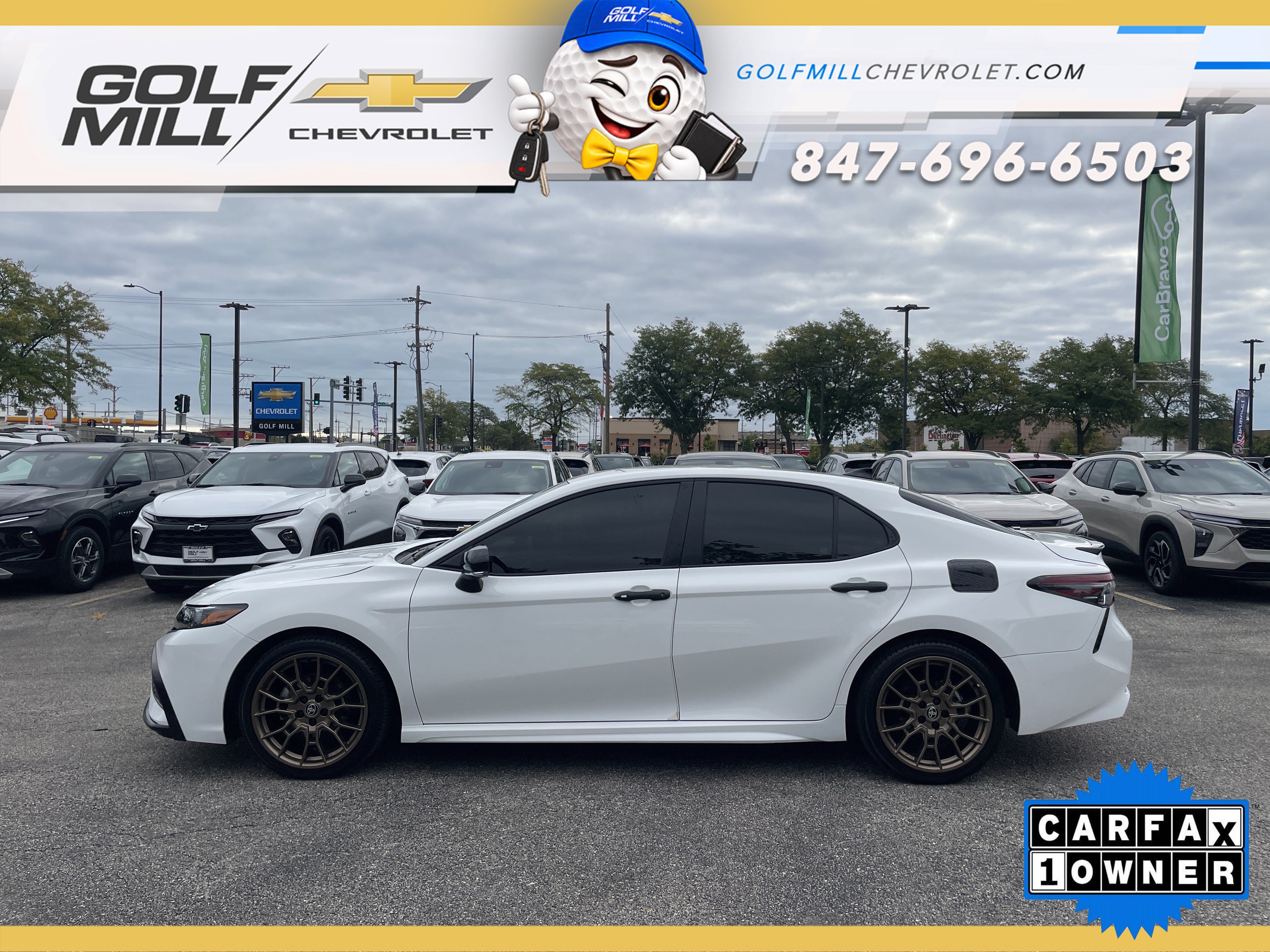Used 2024 Toyota Camry SE w/ Convenience Package FWD image 10