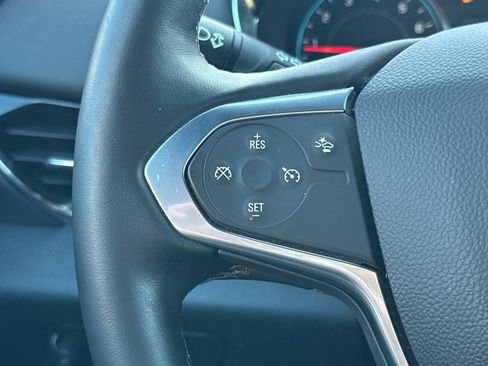 Used 2023 Chevrolet Traverse LT image 36