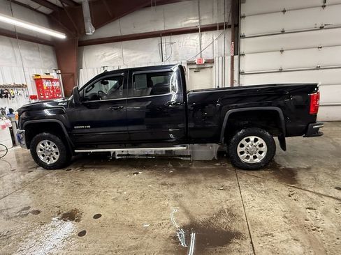 Used 2015 GMC Sierra 2500 SLE w/ SLE Preferred Package image 2
