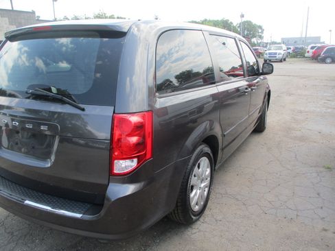Used 2016 Dodge Grand Caravan American Value Package w/ UConnect Hands-Free Group image 6