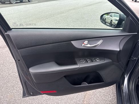 Used 2024 Kia Forte LXS FWD image 6