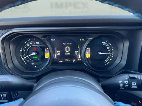 Used 2025 Jeep Wrangler Unlimited Rubicon 4xe w/ Convenience Group AWD/4WD image 24