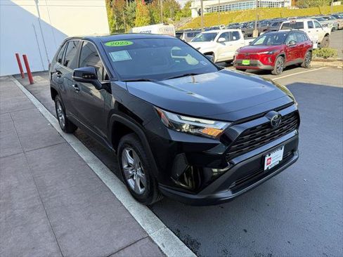 Certified 2025 Toyota RAV4 LE AWD/4WD image 8