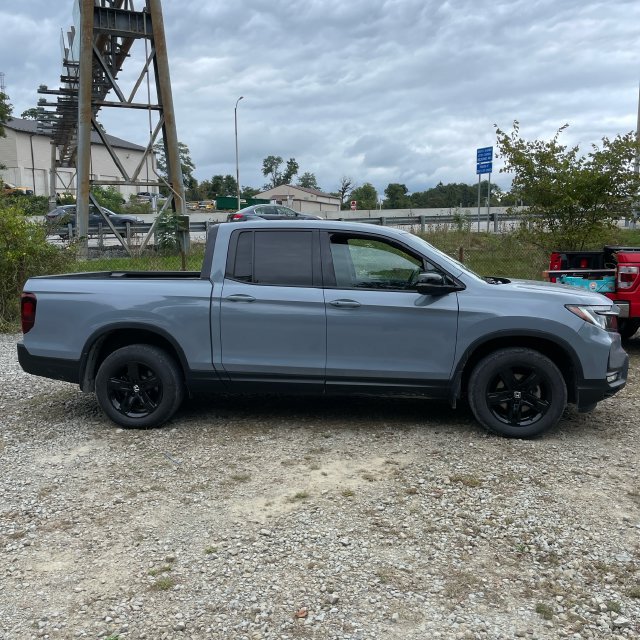 Used 2022 Honda Ridgeline Black Edition image 2