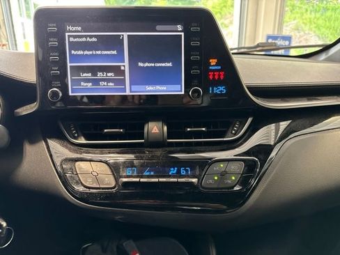 Used 2019 Toyota C-HR LE FWD image 5