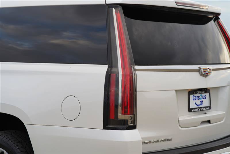 Used 2018 Cadillac Escalade ESV Platinum AWD/4WD image 36