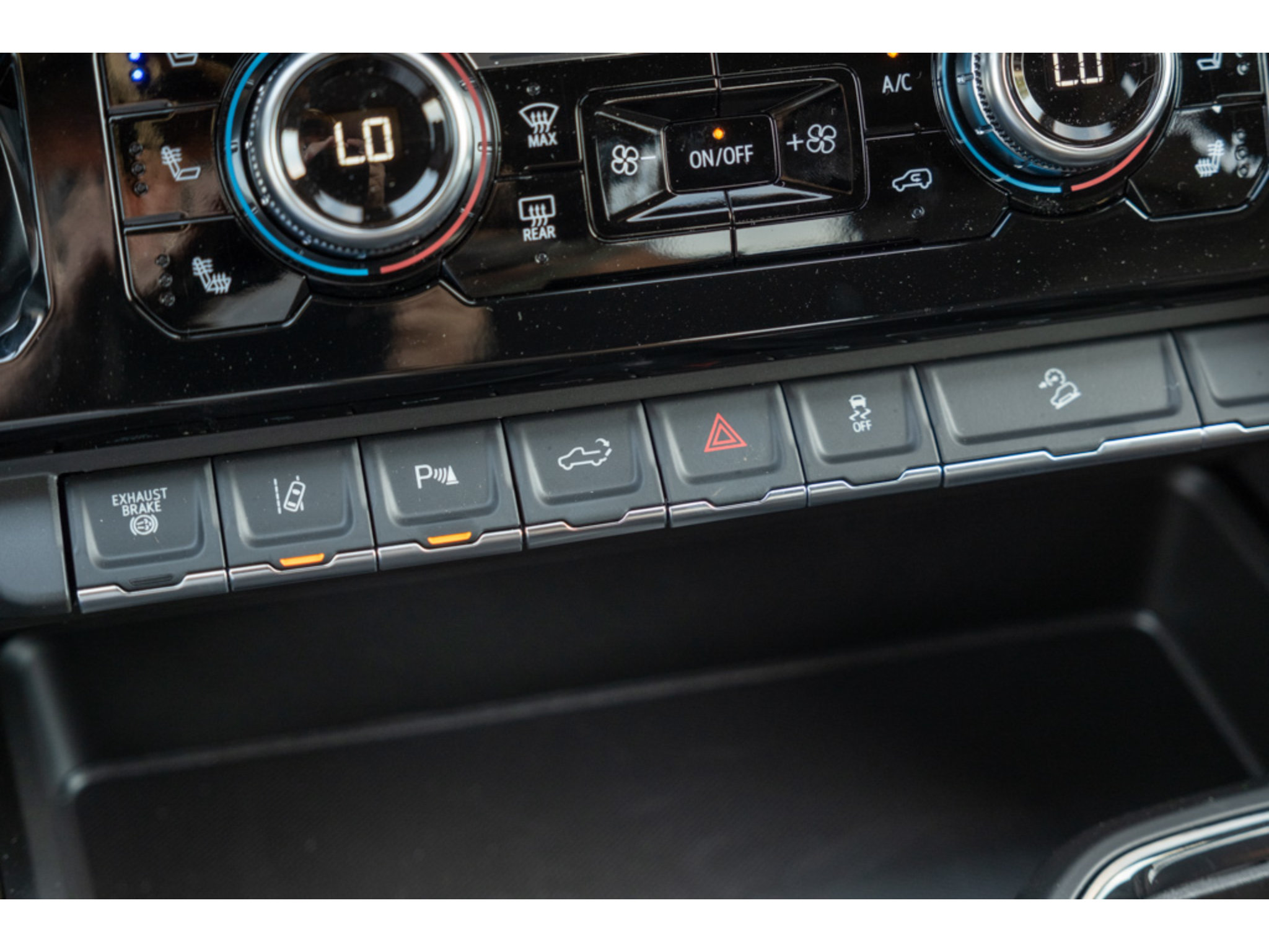 New 2026 GMC Sierra 2500 AT4 w/ AT4 Premium Plus Package AWD/4WD image 29