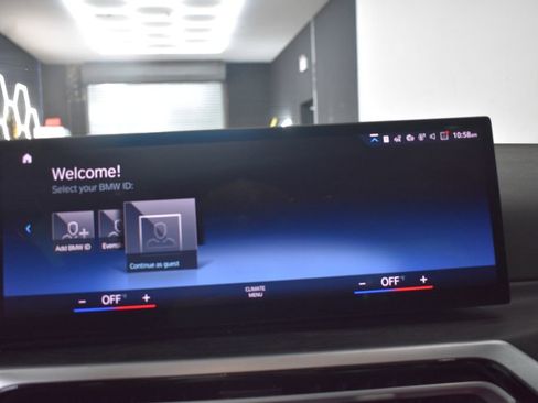 Used 2023 BMW 330i Sedan w/ M Sport Package image 17