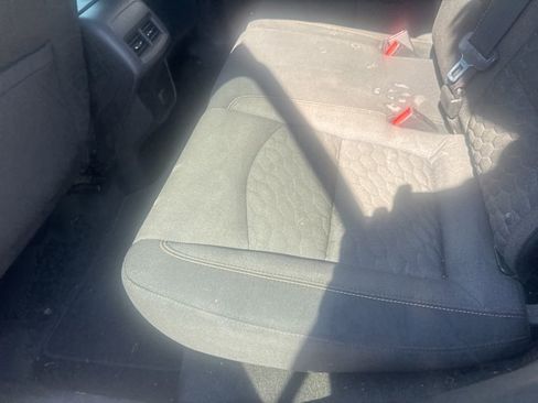 Used 2018 Chevrolet Equinox LT FWD image 13