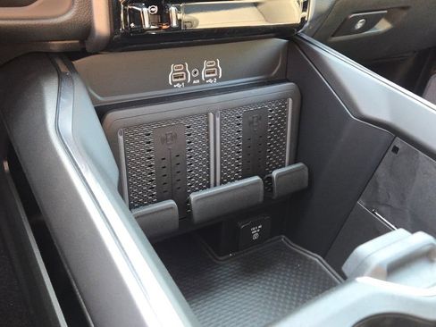 New 2026 RAM 2500 Laramie AWD/4WD image 34