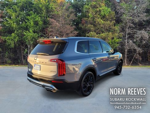 Used 2021 Kia Telluride SX w/ SX Prestige Package image 17