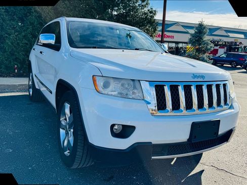 Used 2013 Jeep Grand Cherokee Overland image 4