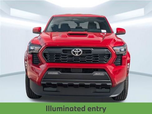 Used 2025 Toyota Tacoma TRD Sport AWD/4WD image 12