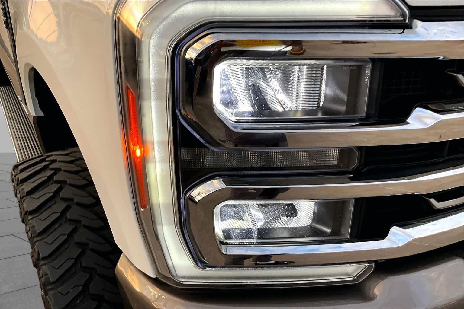 Used 2023 Ford F250 King Ranch w/ FX4 Off-Road Package AWD/4WD image 28
