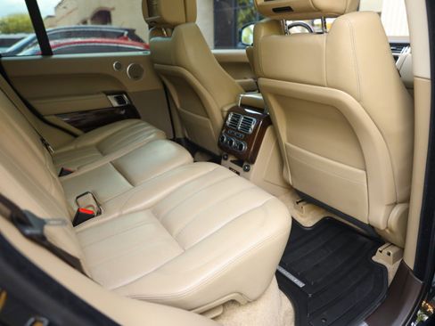 Used 2016 Land Rover Range Rover HSE image 26