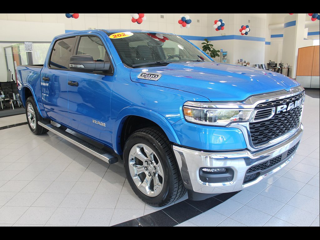 Used 2025 RAM 1500 Big Horn AWD/4WD image 3