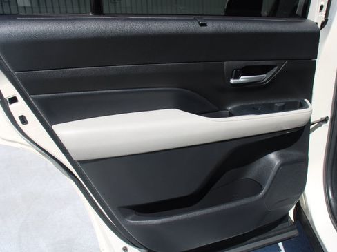 Certified 2024 Toyota Grand Highlander AWD image 13
