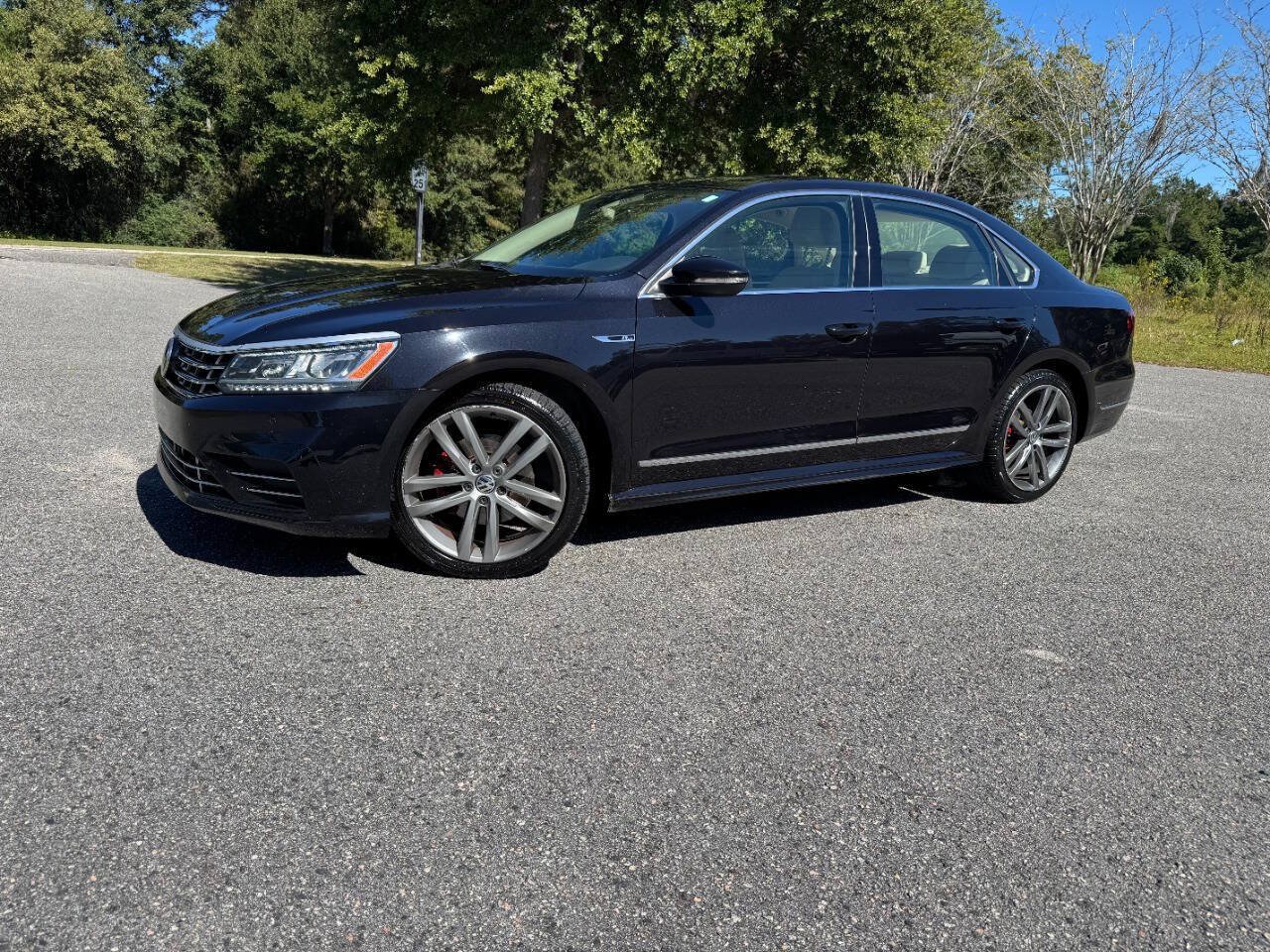 Used 2019 Volkswagen Passat 2.0T SE R-Line FWD image 29