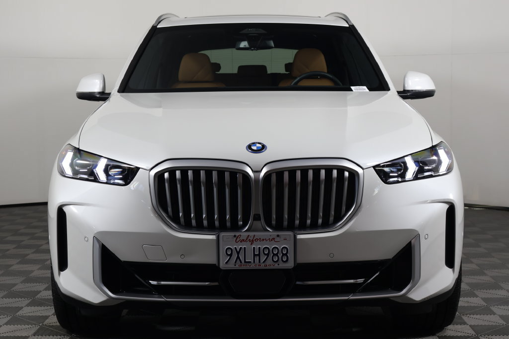 Used 2026 BMW X5 xDrive50e w/ Executive Package AWD/4WD image 2